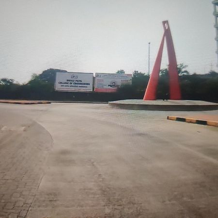 Pune Airport Eon Barclays Kharadi Luxe15 Suites Work Desks Exterior foto